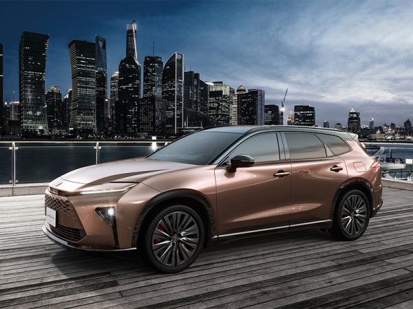 Toyota Crown признан самым безопасным автомобилем Японии