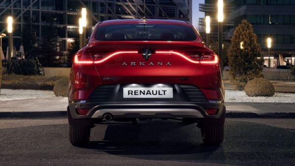 В продажу вернулся привычный кроссовер Renault российской сборки. Он стоит дешевле «китайцев»