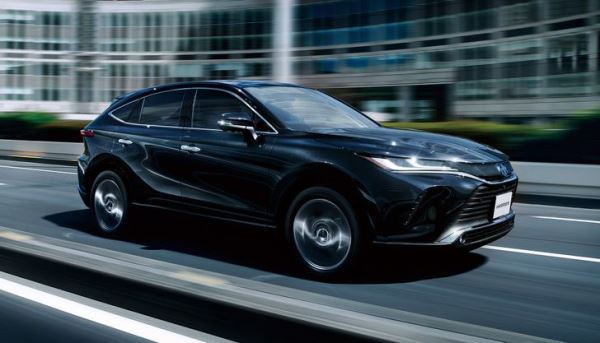 В России появился новый семейный кроссовер Toyota, который намного дешевле Geely Monjaro