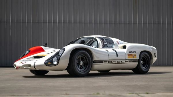 Винтажный гоночный Porsche выставили на аукцион