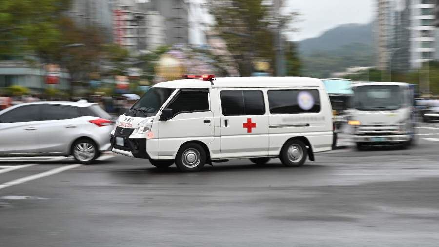 На Тайване водитель автомобиля проехал на красный свет и сбил 15 человек
