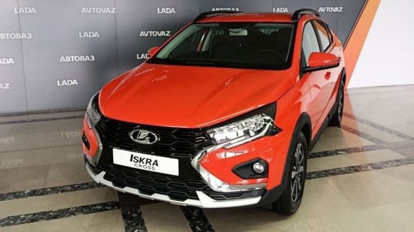 Блогер наглядно показал качество покраски новой Lada Iskra SW Cross