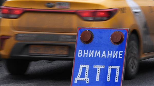 ТАСС: на юго-западе Москвы произошло ДТП с участием автобуса и такси