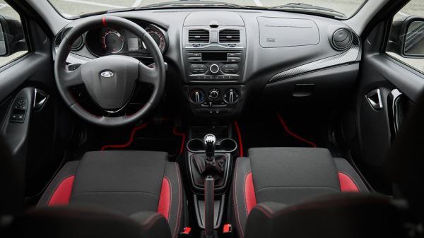 В Беларуси идет распродажа Lada Granta: дешевле на 250 тыс. руб., чем в РФ