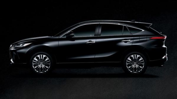 В России появился новый семейный кроссовер Toyota, который намного дешевле Geely Monjaro