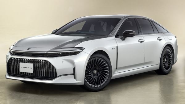 Японцам предложат роскошную версию Toyota Crown в стиле Maybach