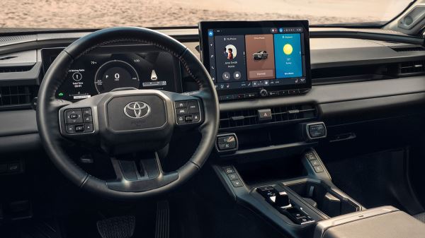 Новый RAV4 получит собственную операционную систему Toyota
