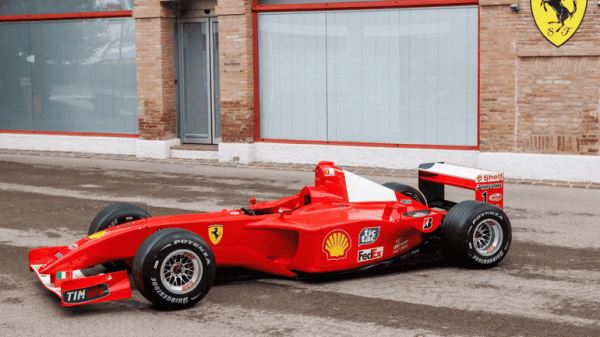Ferrari F2001 стал самым дорогим автомобилем Михаэля Шумахера в истории