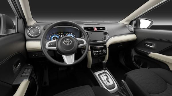 В России появился недорогой семиместный кроссовер Toyota, который стоит намного дешевле «китайцев»