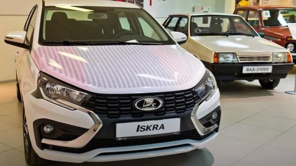 Lada Iskra с 38 тысячами фамилий на кузове попала в музей АвтоВАЗа