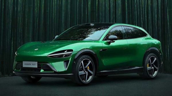 Xiaomi показала салон кроссовера с тонким дисплеем, как у BMW