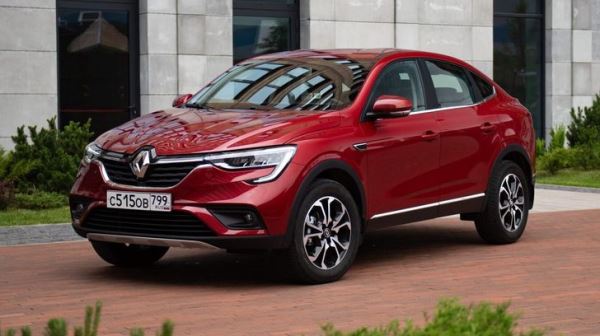 В продажу вернулся привычный кроссовер Renault российской сборки. Он стоит дешевле «китайцев»