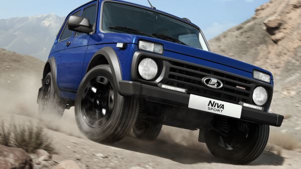 АвтоВАЗ начнет выпуск Lada NIva Sport в цвете «Фламенко»