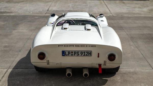 Винтажный гоночный Porsche выставили на аукцион