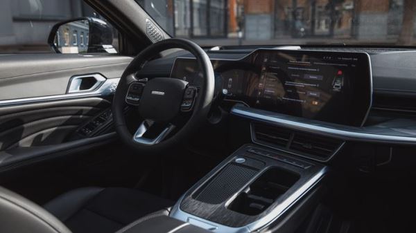 Начались продажи нового стильного кроссовера Haval российской сборки. Сколько он стоит