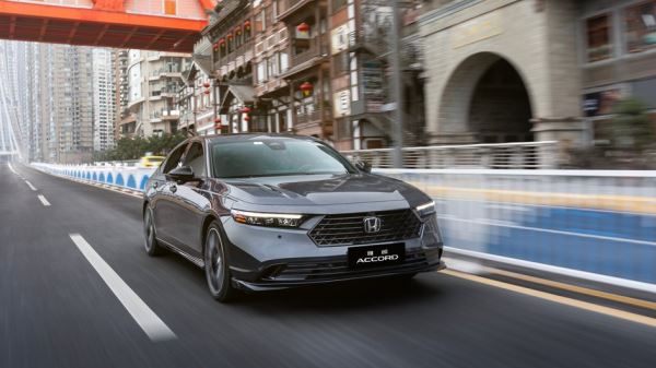 Можно брать: названы самые надежные седаны из КНР, Camry и Accord — в лидерах