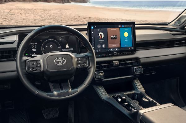 Новый RAV4 получит собственную операционную систему Toyota