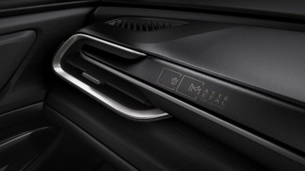 Японцам предложат роскошную версию Toyota Crown в стиле Maybach