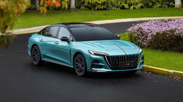 Лифтбек Hongqi H6 для России: раскрыты комплектации