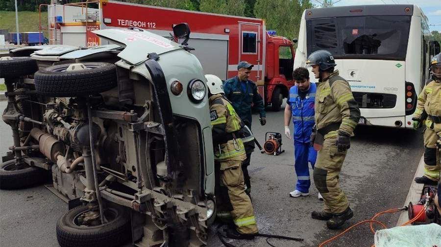 Два человека погибли в ДТП с участием автобуса в Уфе